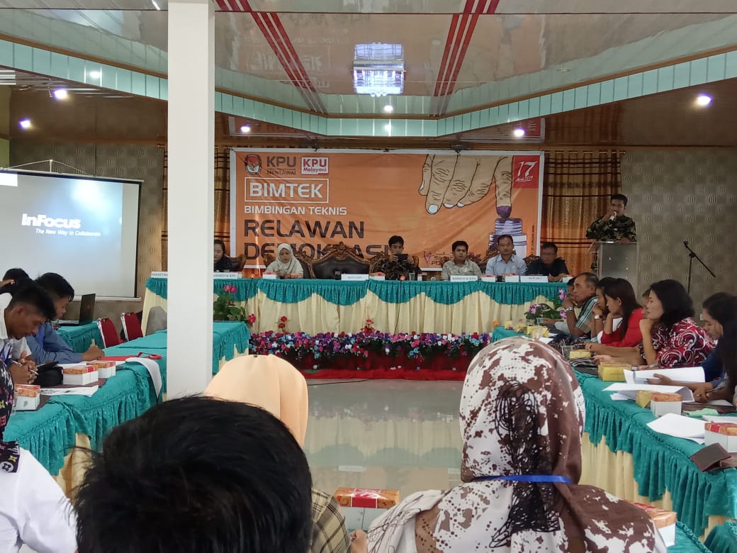 Bimbingan Teknis bagi Relawan Demokrasi (Relasi) di KPU Mentawai